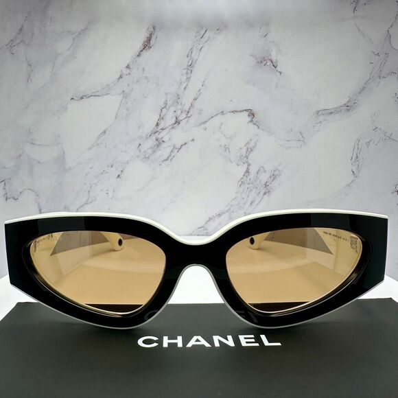 New CHANEL Sunglasses - Picture 5 of 16